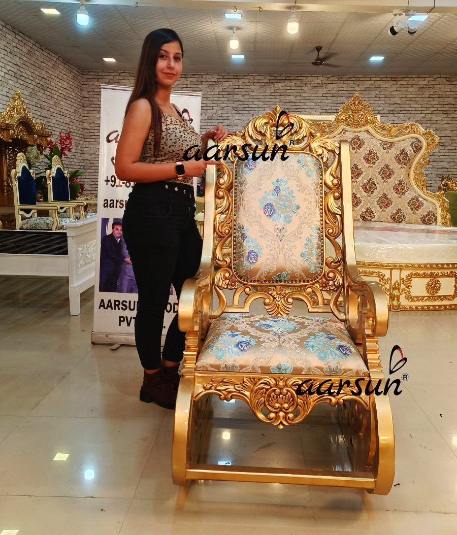 गोल्ड पॉलिश में लकड़ी की रॉकिंग चेयर view 7